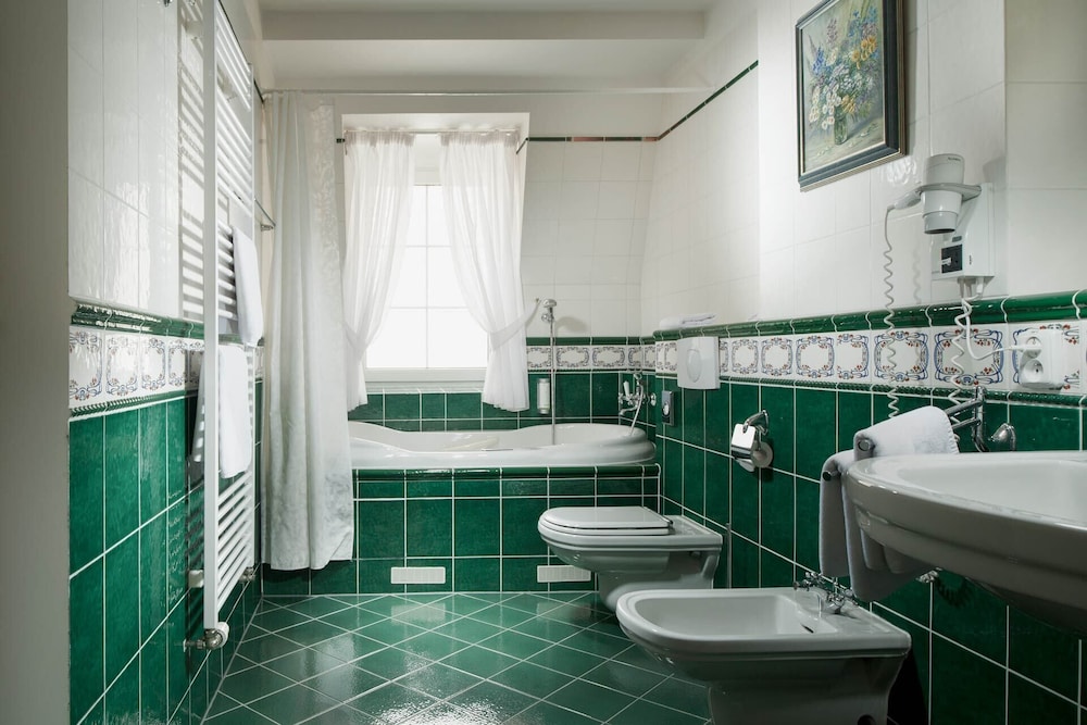 Schlosspark Spa Hotel 48/50