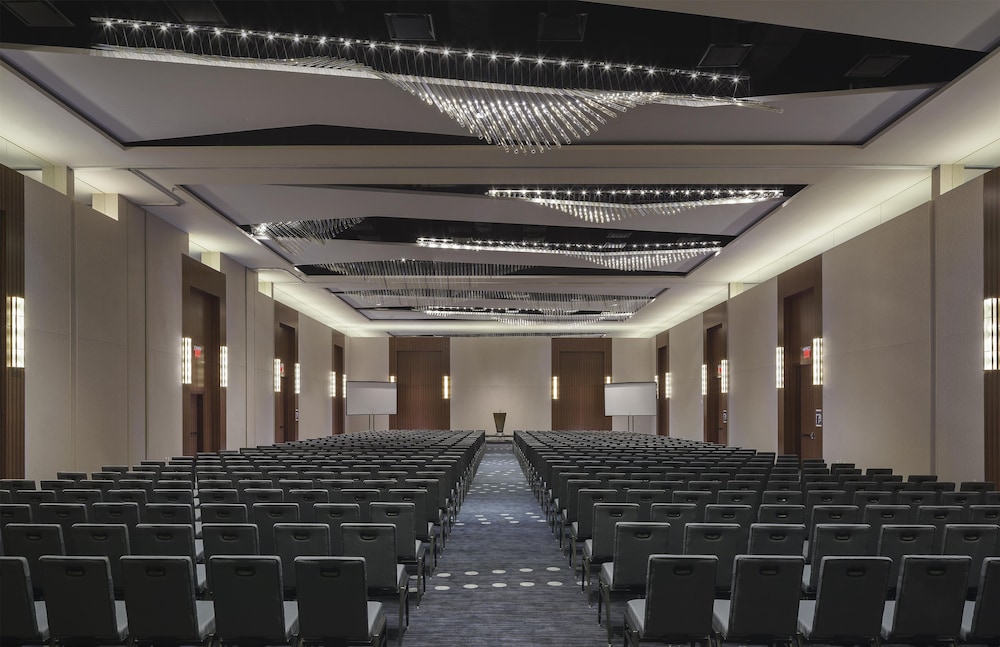 Hyatt Regency Tysons Corner Center 43/50