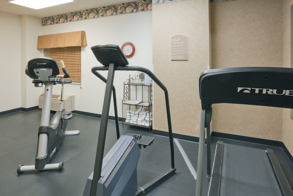 Holiday Inn Express Evansville - West 32/49