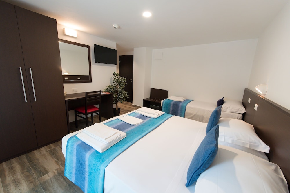Hotel Carmen 11/50