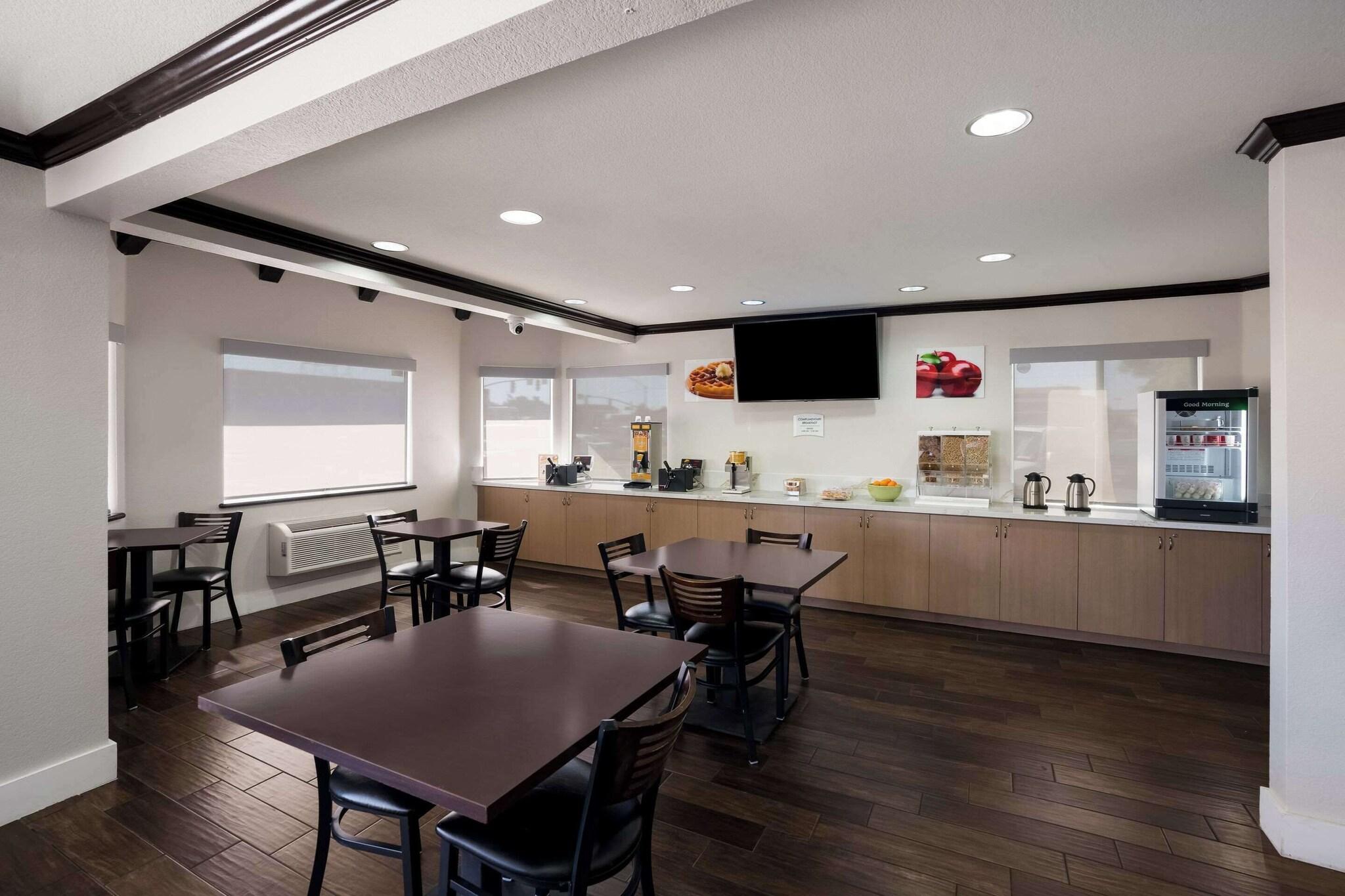 restaurant cafeteria
