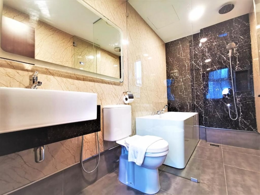 Prestigo Hotel 49/53