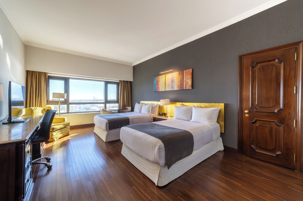 ROOM, TWIN BEDS