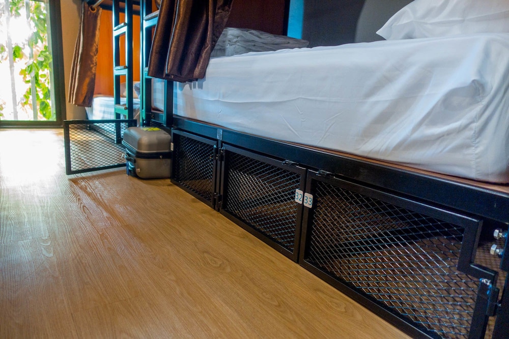 MIXED DORM, 11 BEDS