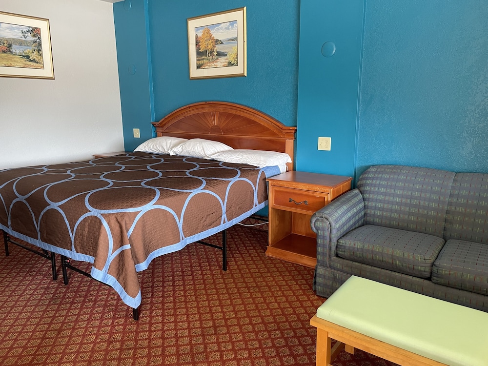 Americas Best Value Inn- Daytona Beach 24/35