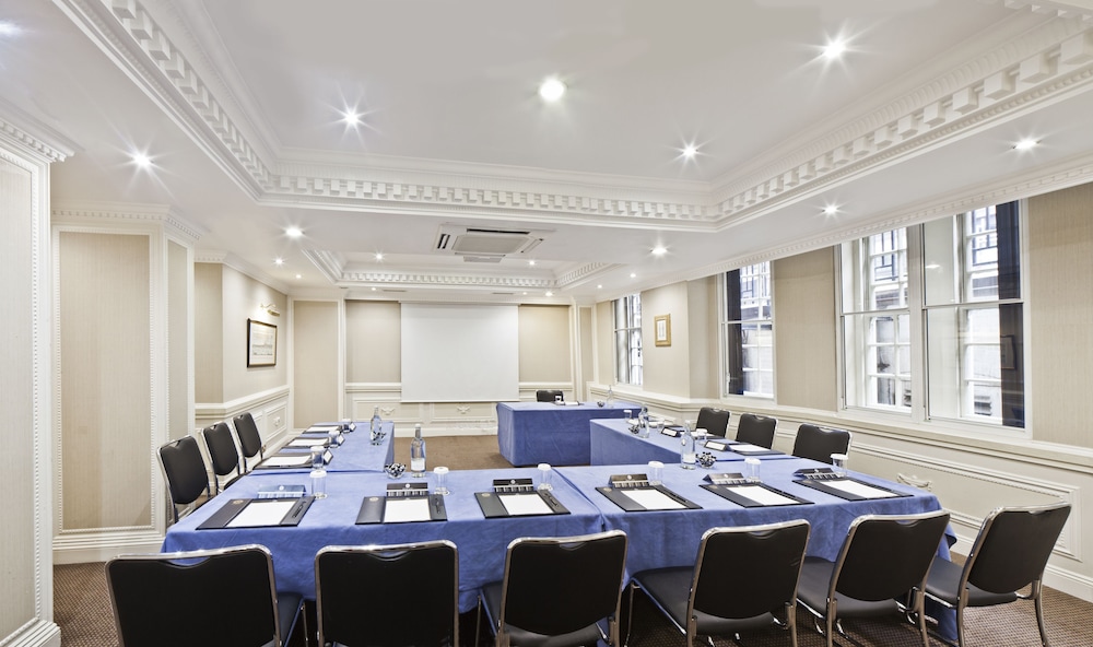 Gem Fitzrovia Hotel 38/49