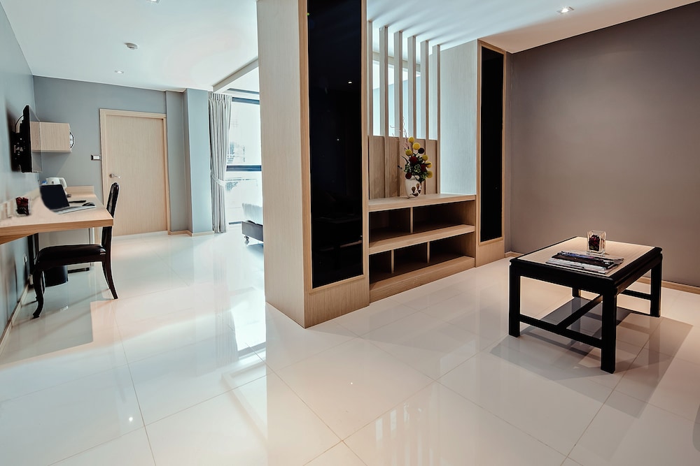 Three Sukhumvit Hotel Sha Plus Certified 48/70