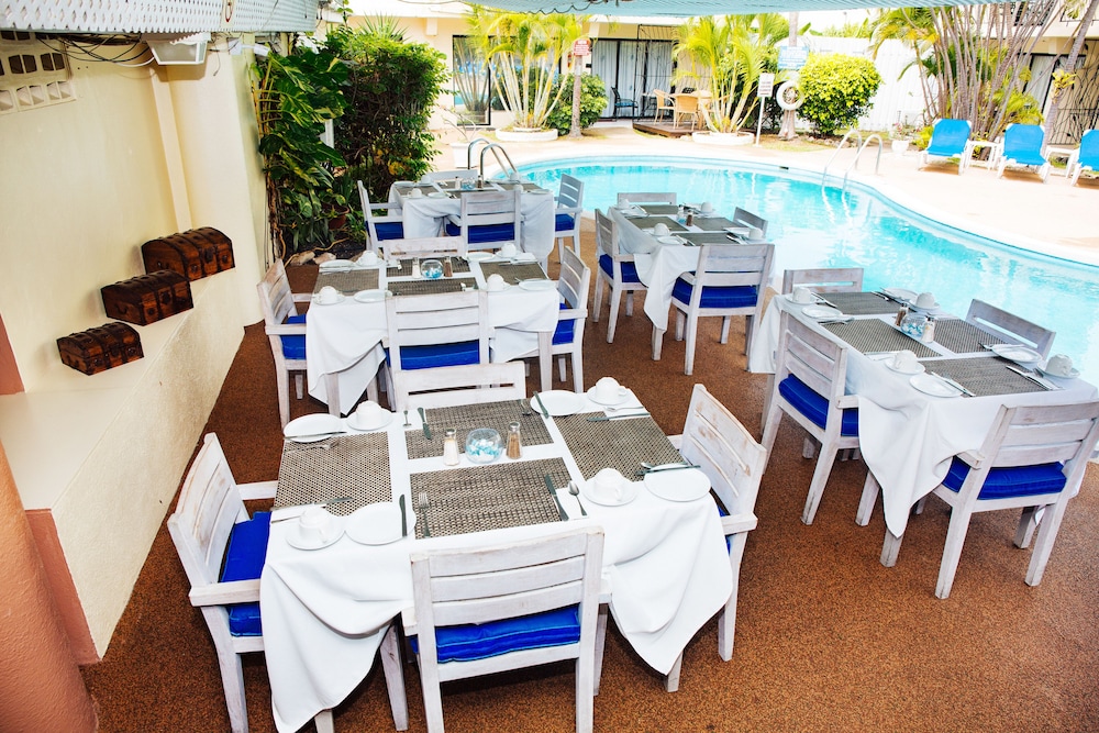 Pirate’s Inn Apartment Hotel 44/59