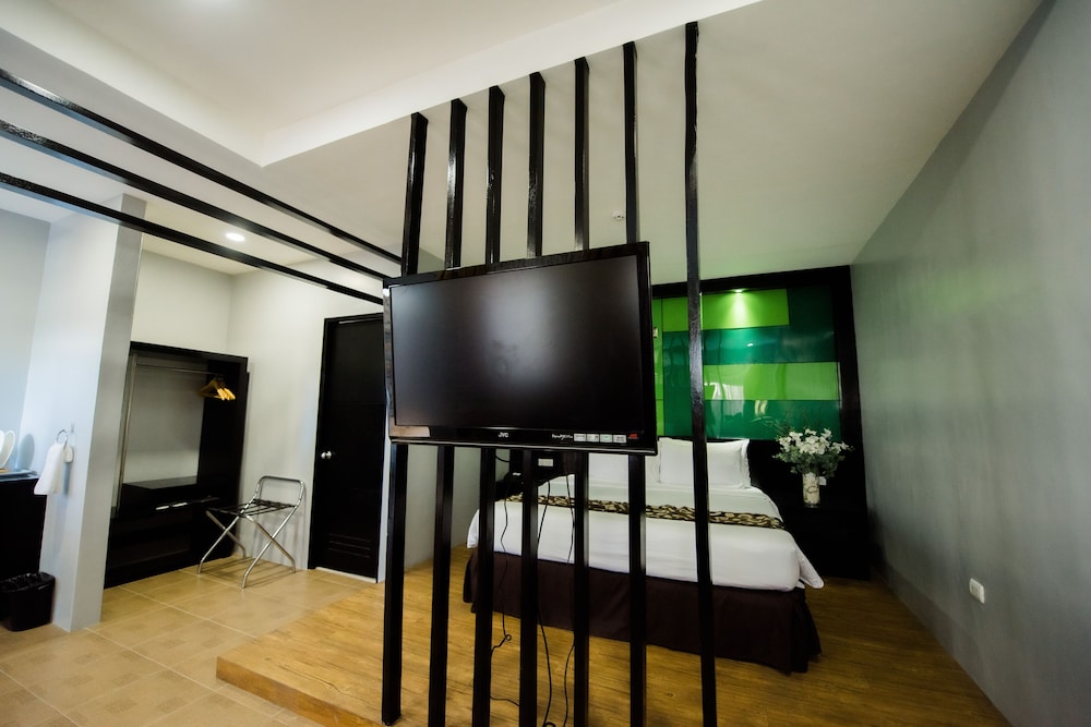 Sun City Suites 33/58