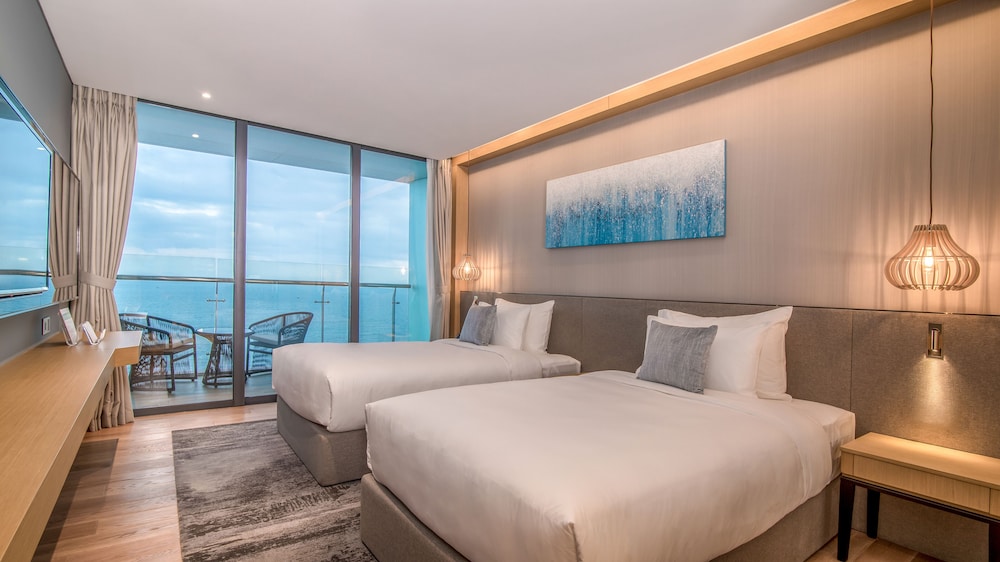 Prince Hotel Da Nang 18/75