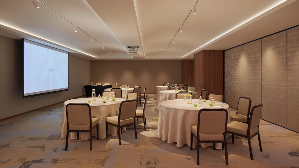 Amara Singapore 55/59