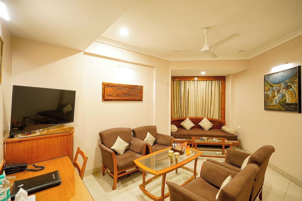 Hotel Mayura 23/50