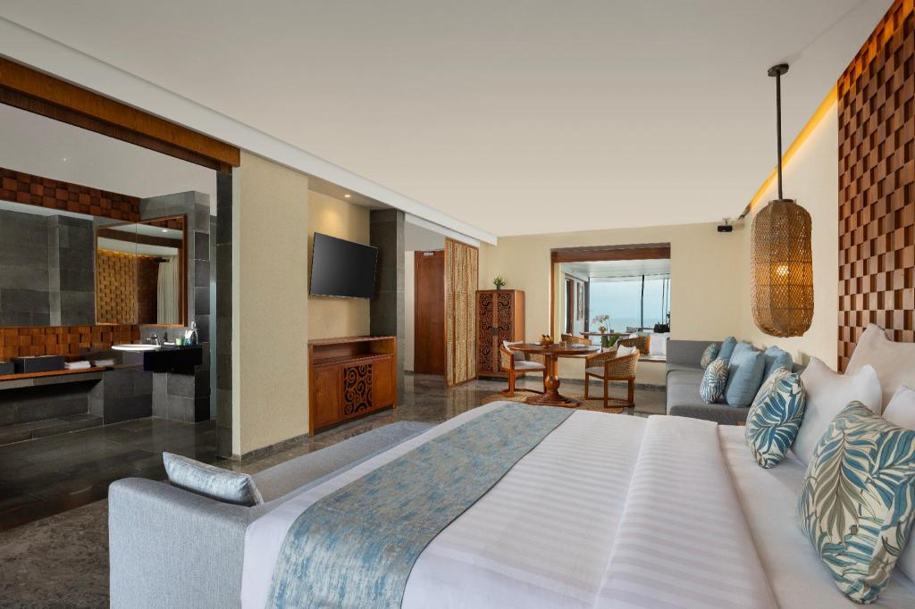 Horizon, Ocean, King Bed