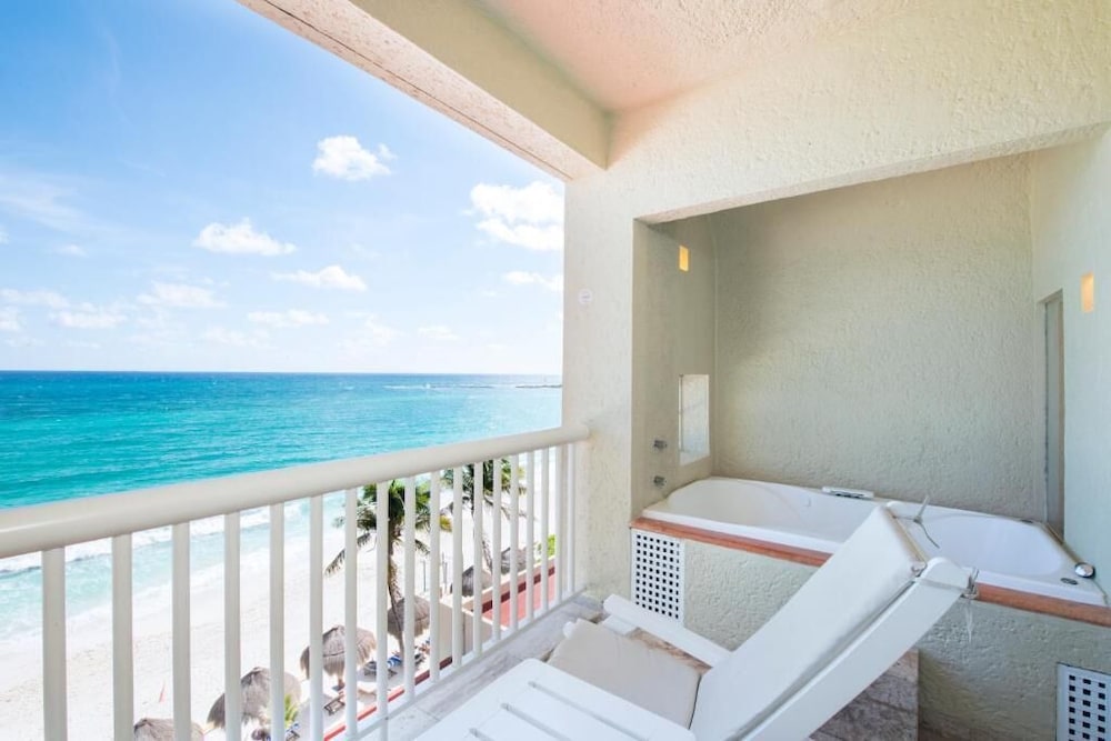 Club Regina Cancun managed by Accor 18/35