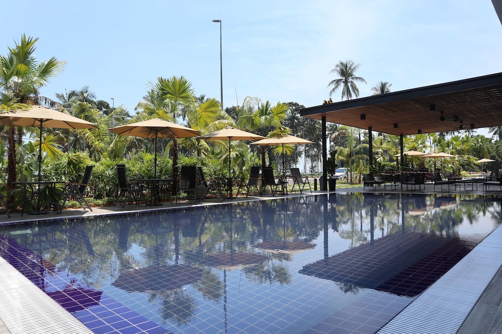 Roxy Sematan Villa And Townhouse 38/60