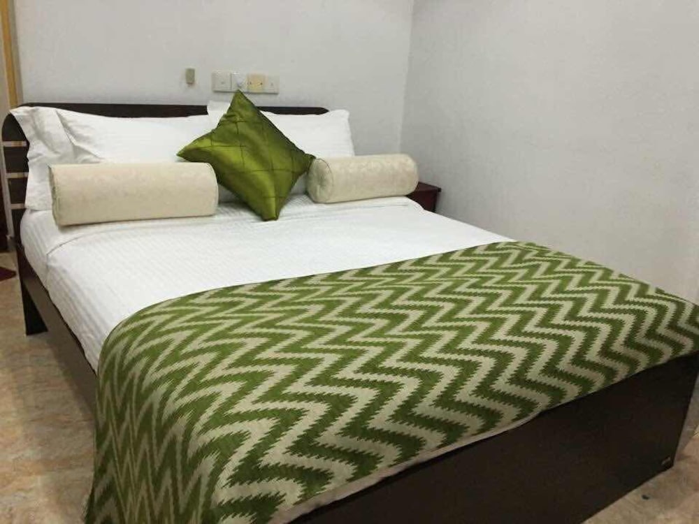 Villa Hotel 12/50