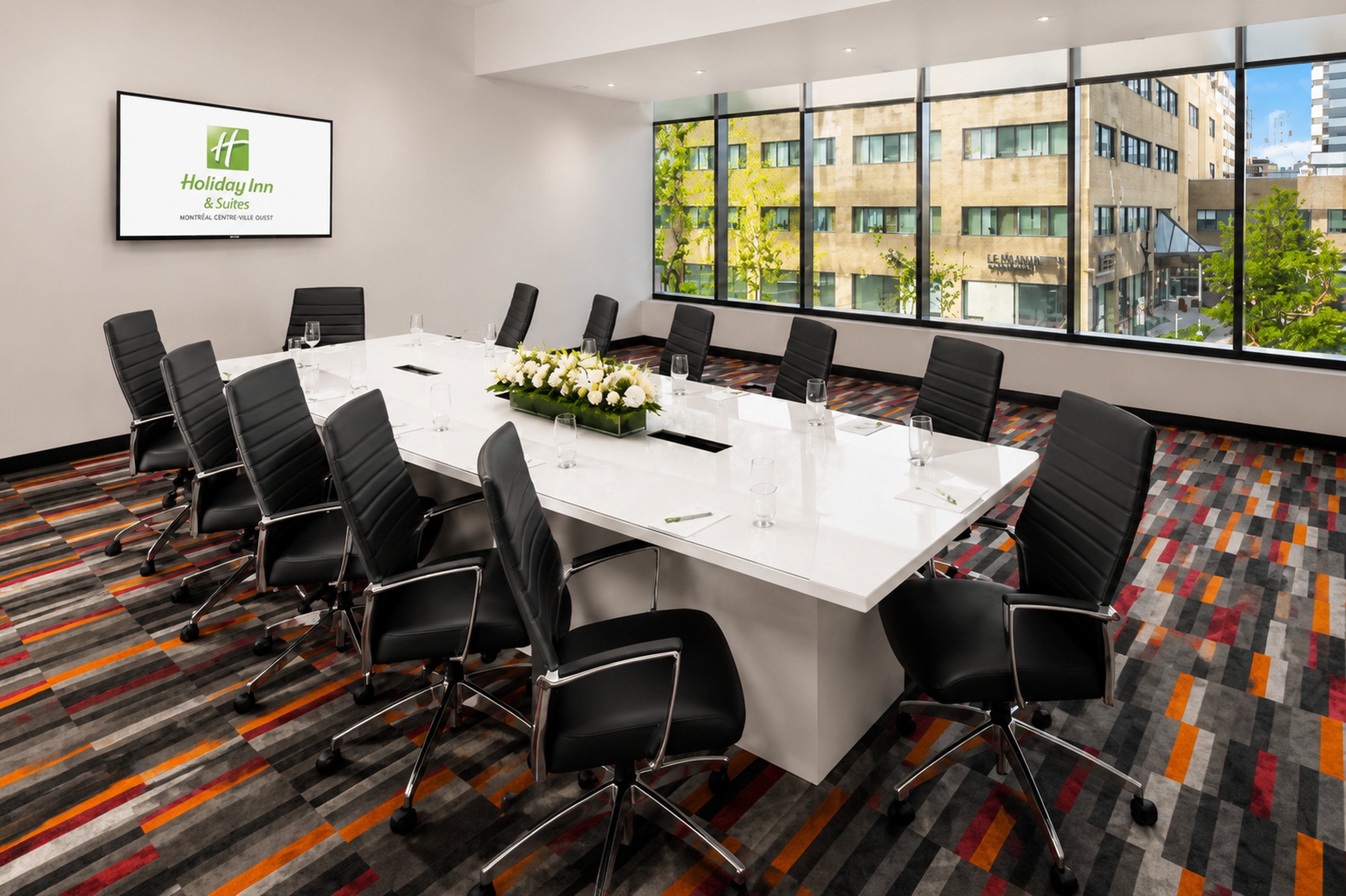 Holiday Inn Hotel Suites Montreal Centre Ville Ouest 68/78