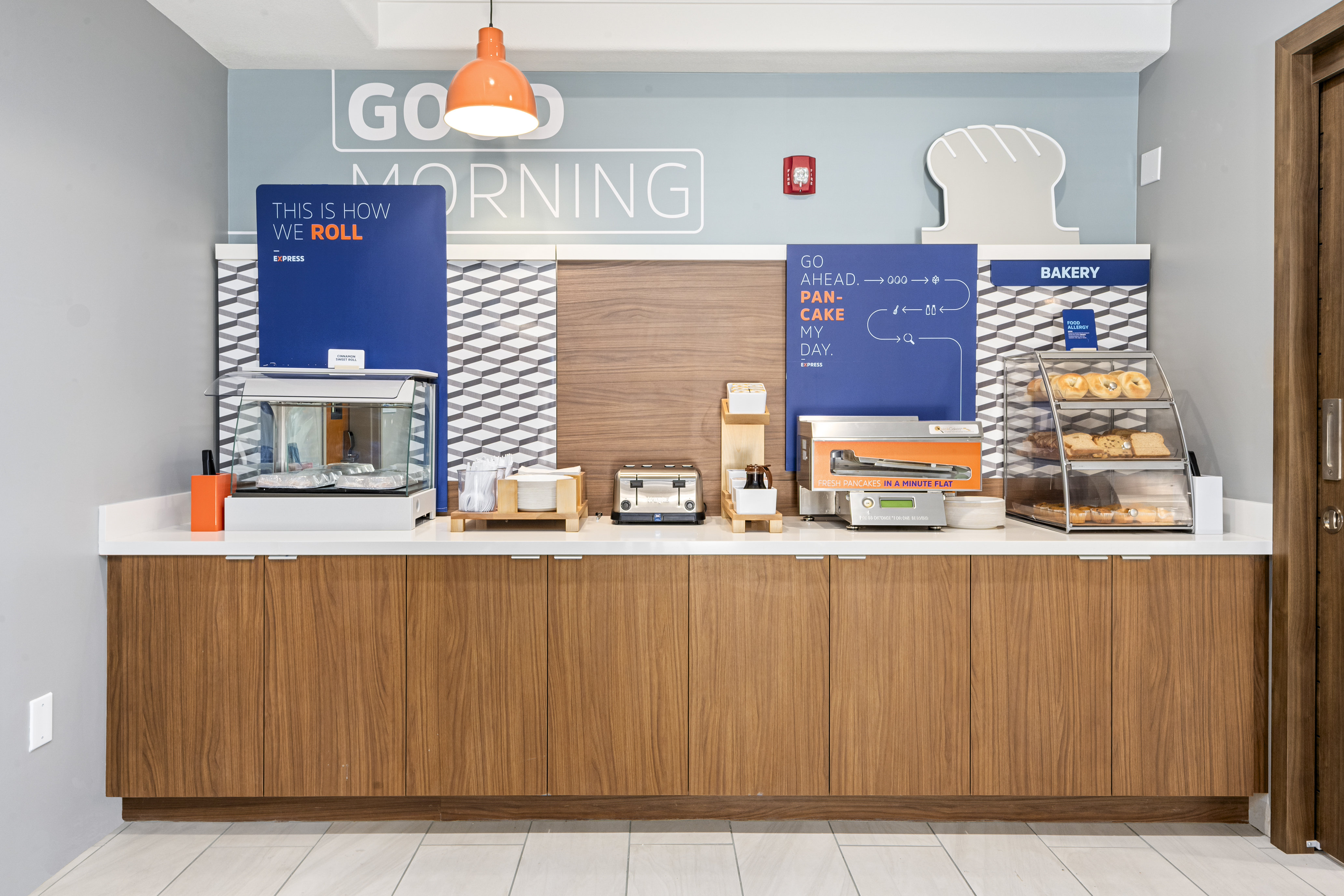 Holiday Inn Express Hotel & Suites Lincoln-Roseville Area 9/71