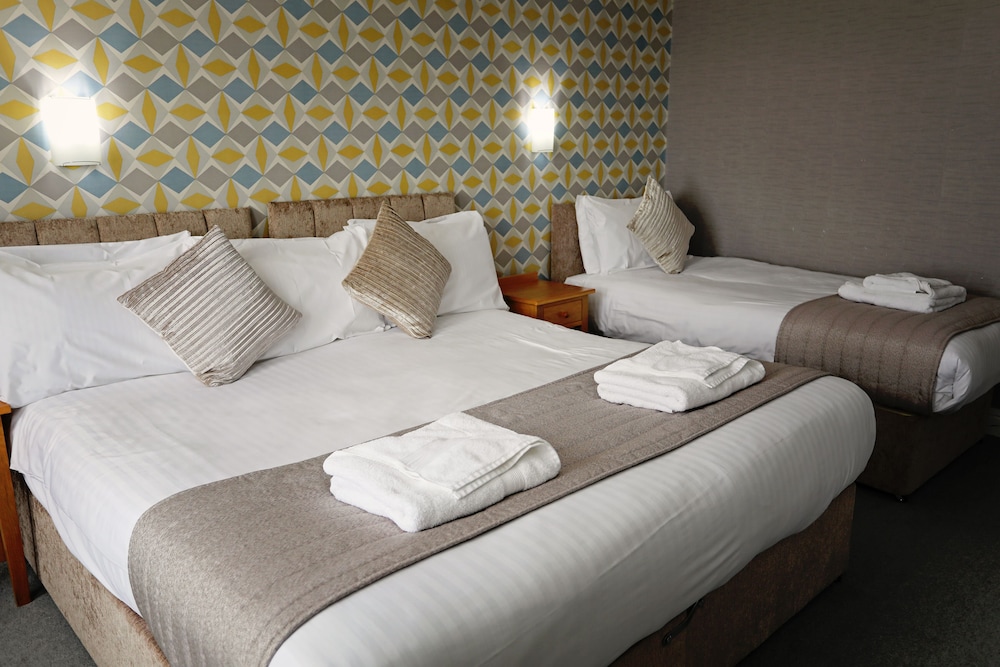 The Beaches Hotel 55/100