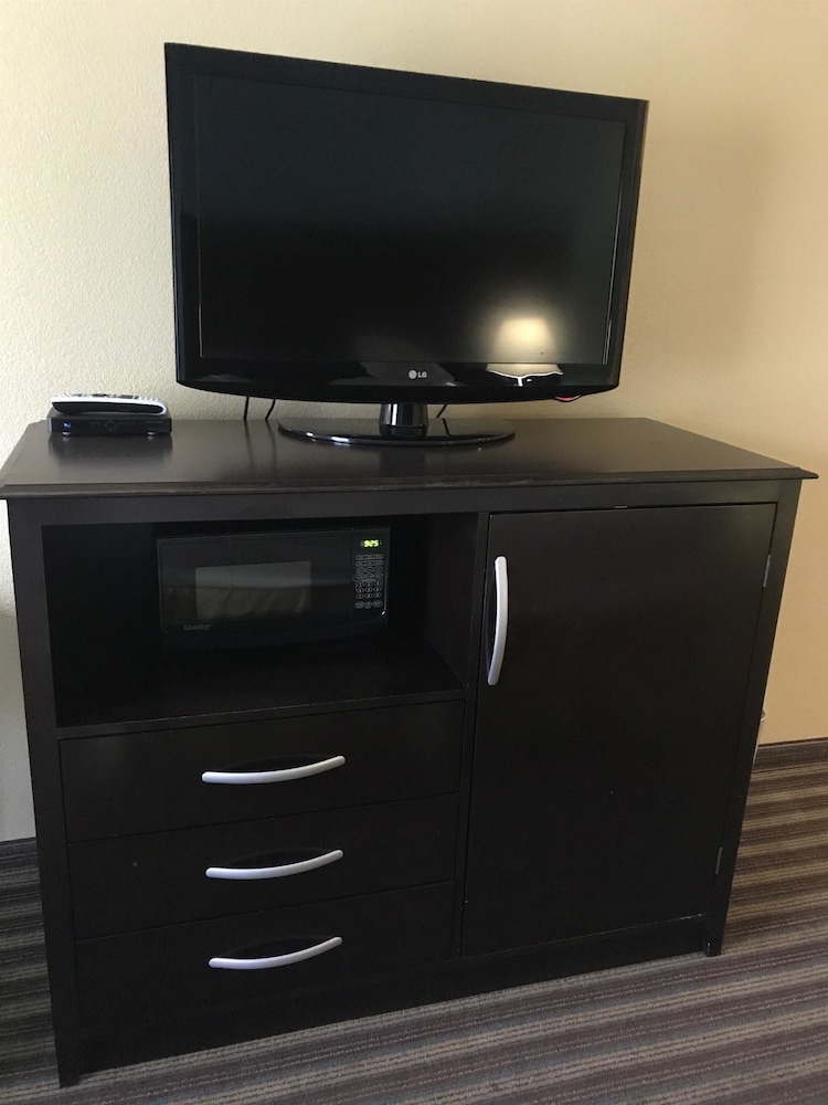Best Western Plus Goodman Inn & Suites 13/31