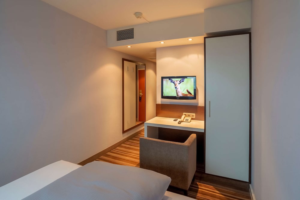 Rilano 24/7 Hotel Munchen 7/26