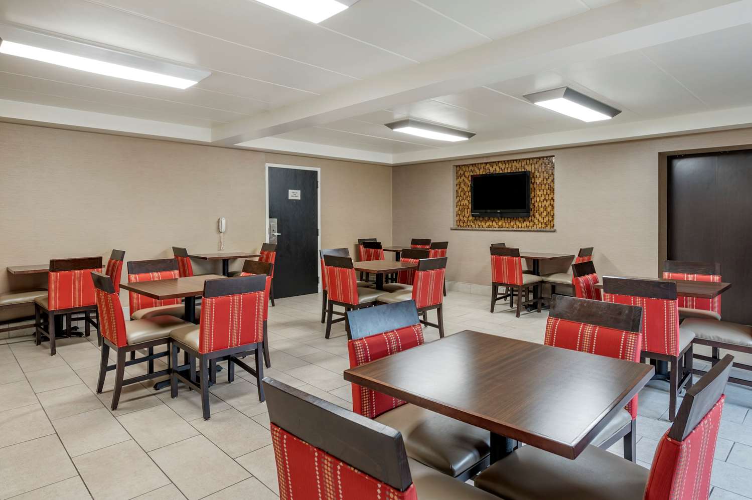 restaurant cafeteria