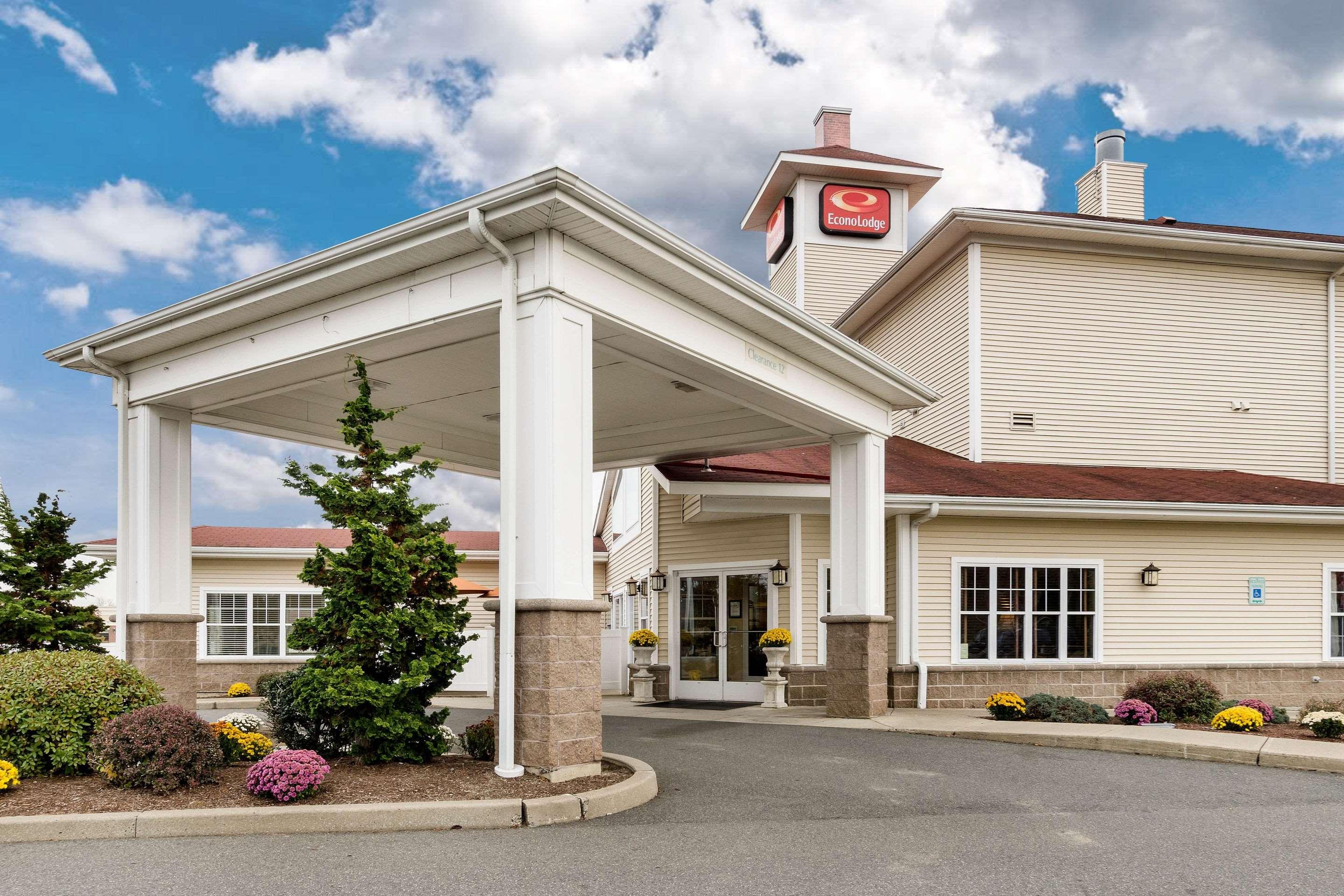 Econo Lodge 34/41