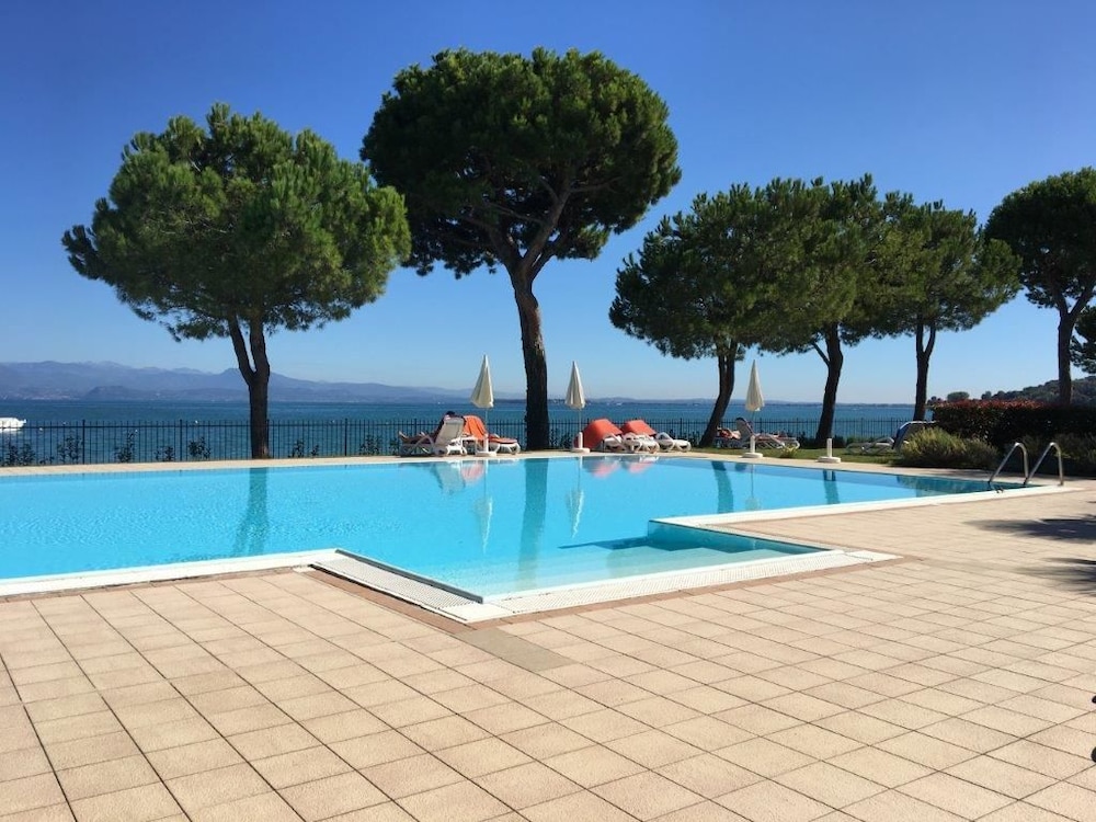 Le Corti Del Lago 28/29