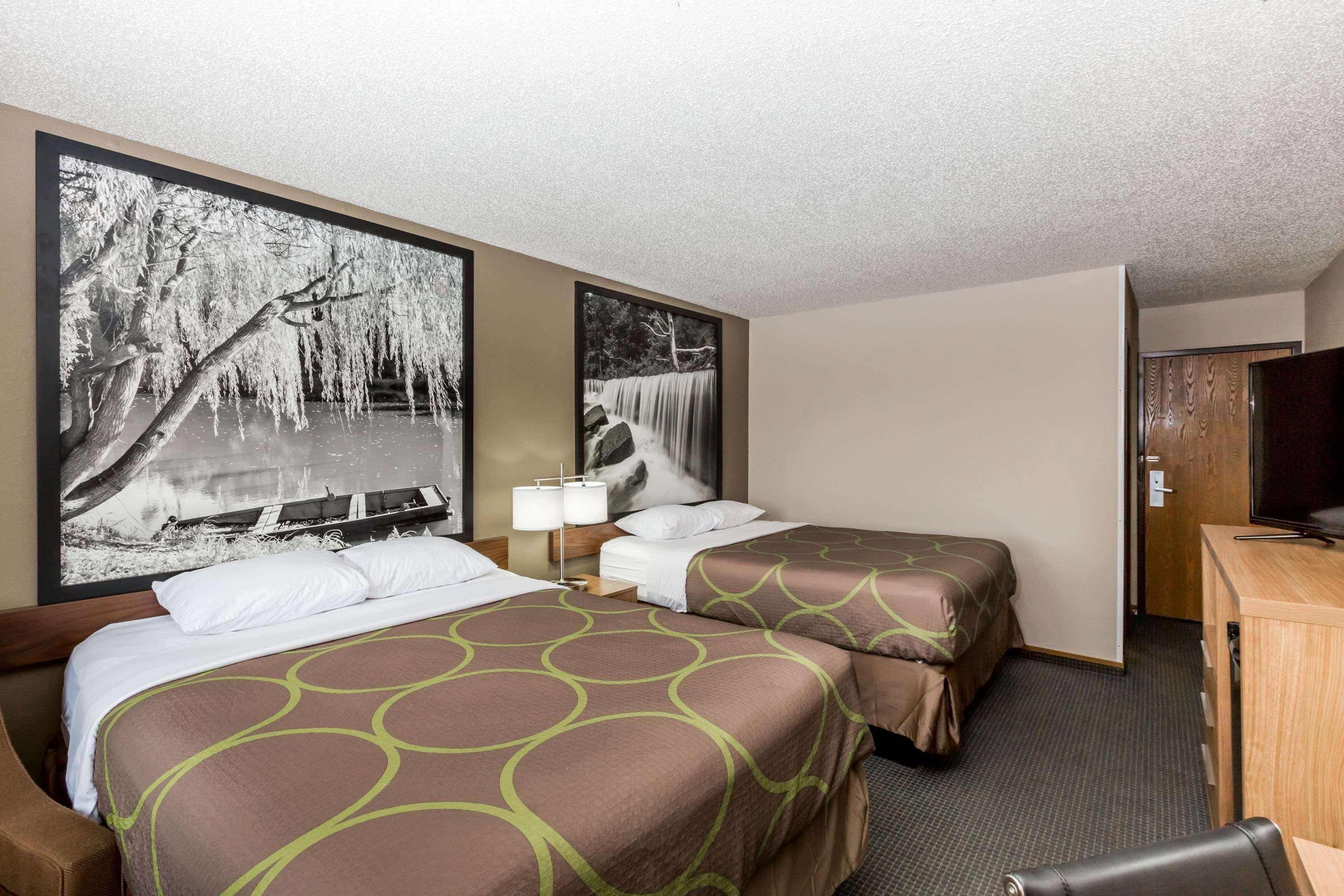 Super 8 by Wyndham Hays KS 8/30