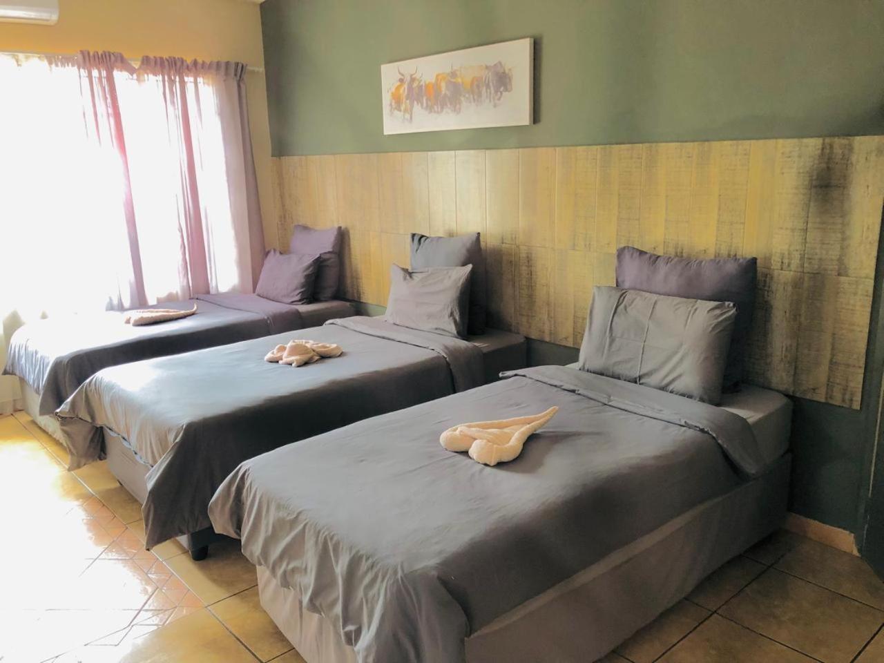 Hluzu Guest House 11/25