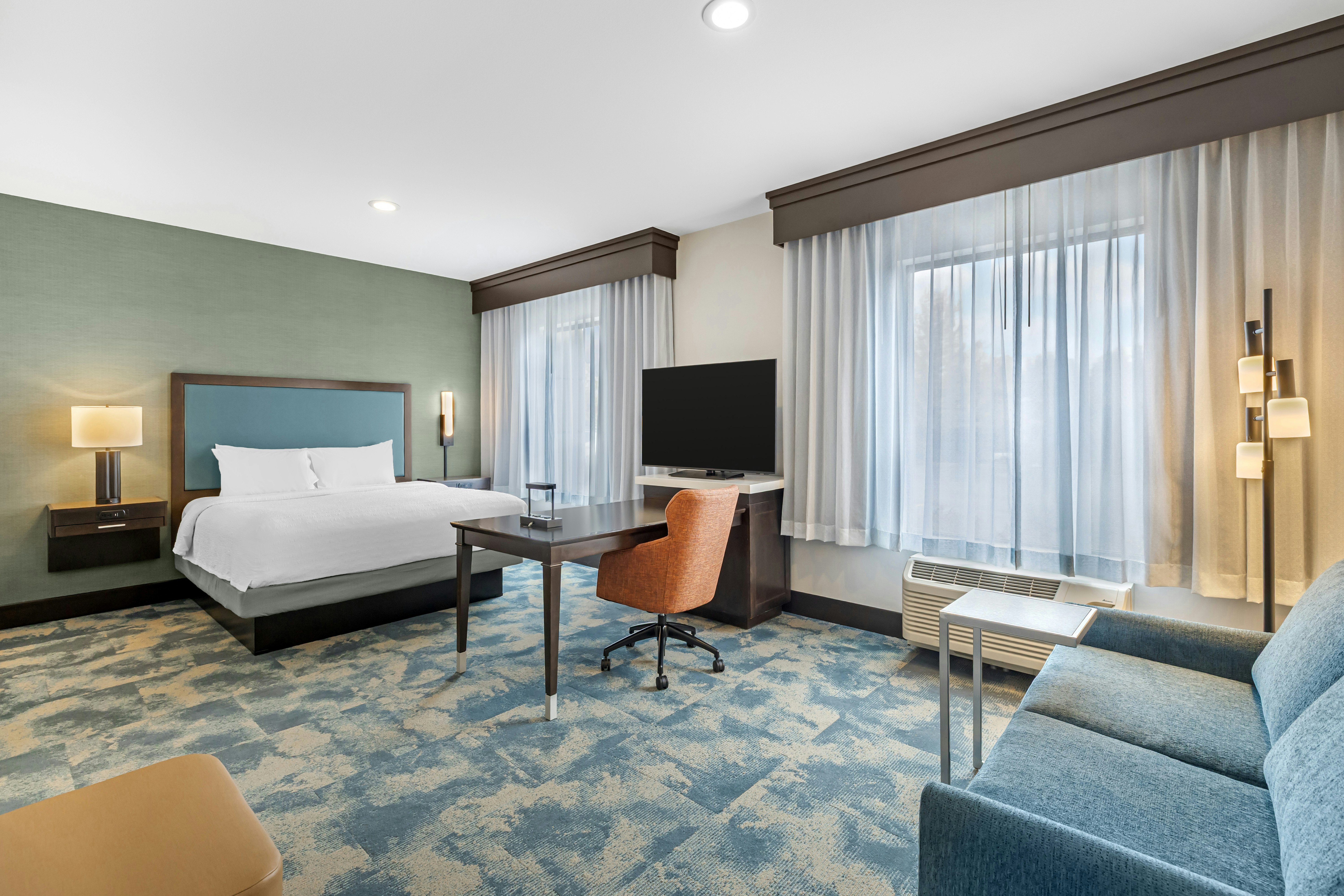STUDIO, KING BED, ACCESSIBLE