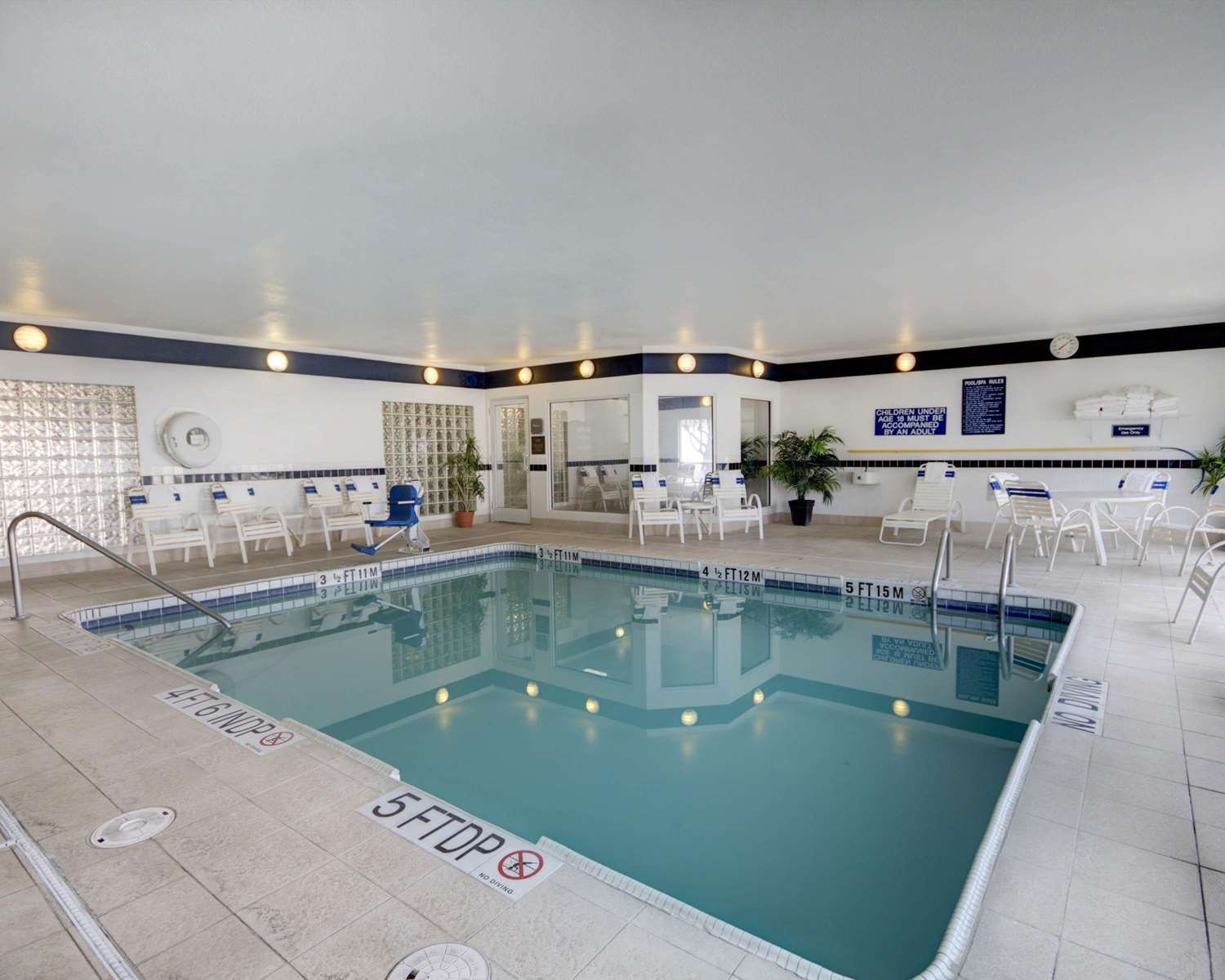 Quality Suites University 20/20