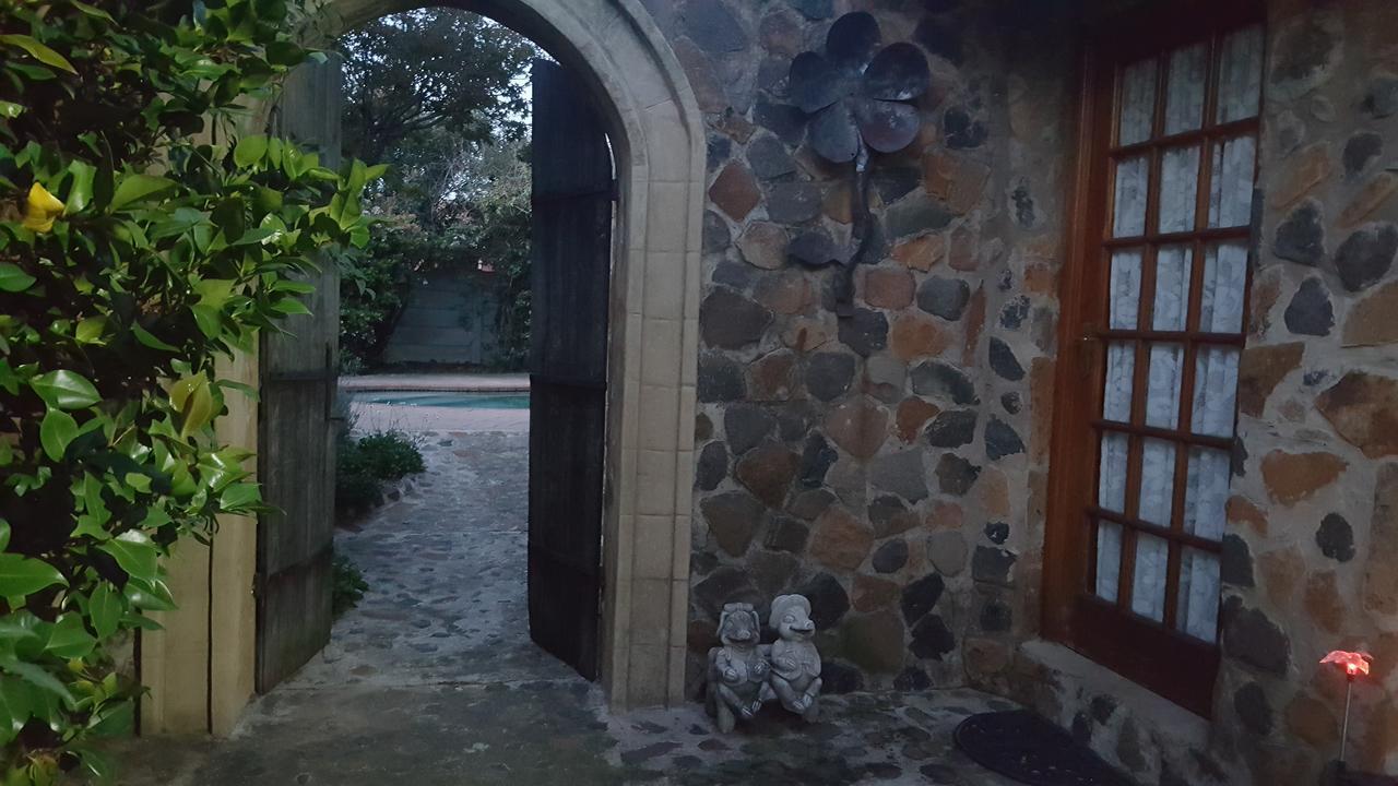 Gemsbok Cottage 10/19