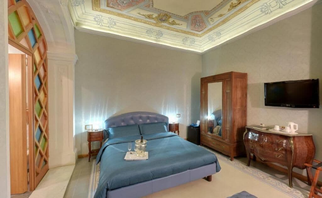 SUPERIOR, DOUBLE BED