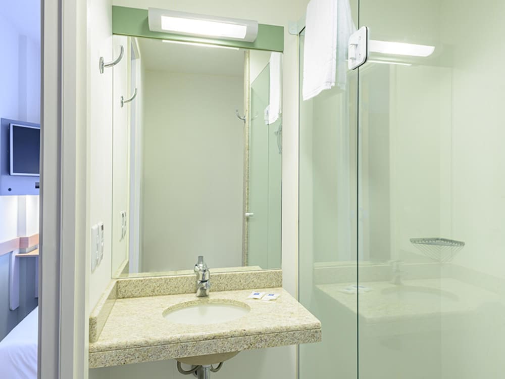 Ibis Budget Curitiba Aeroporto 62/65