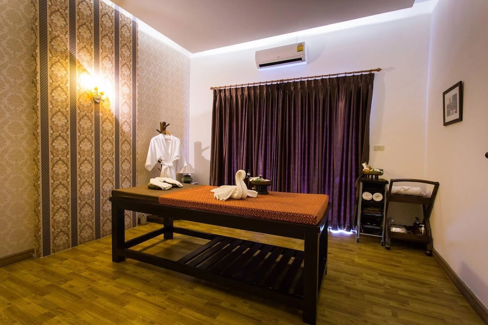 Huen Jao Ban Hotel 39/69