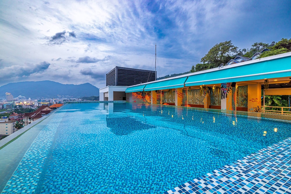 Kana Triple L Hotel 4/67