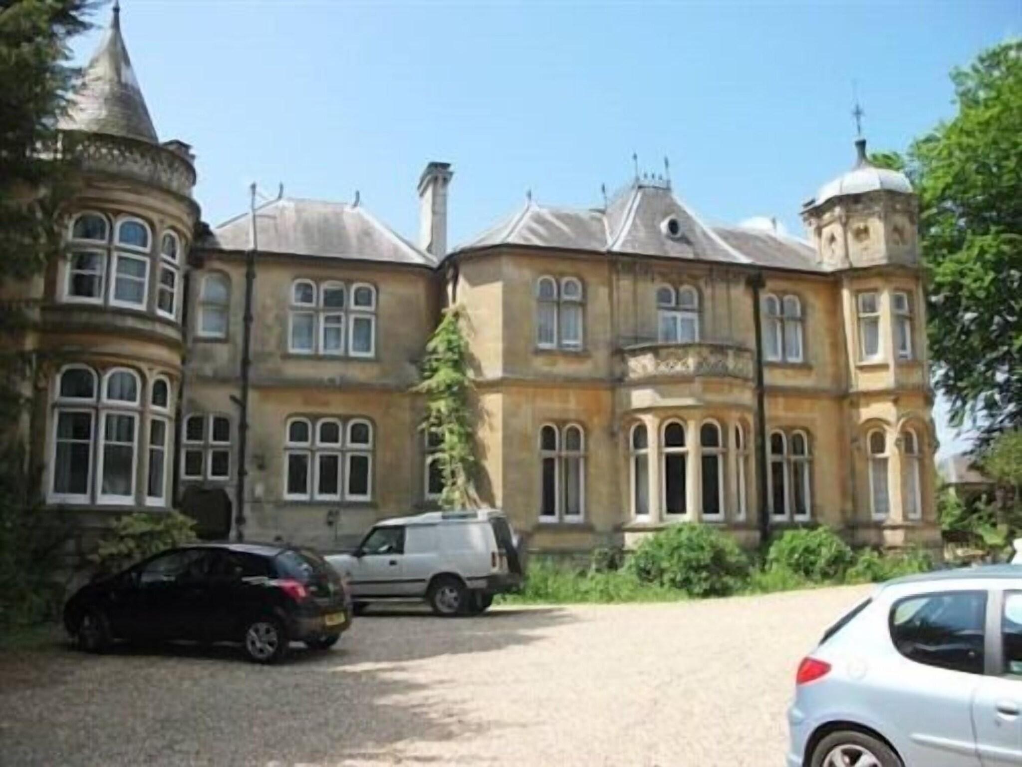 Fieldways Hotel And Health Club 35/43