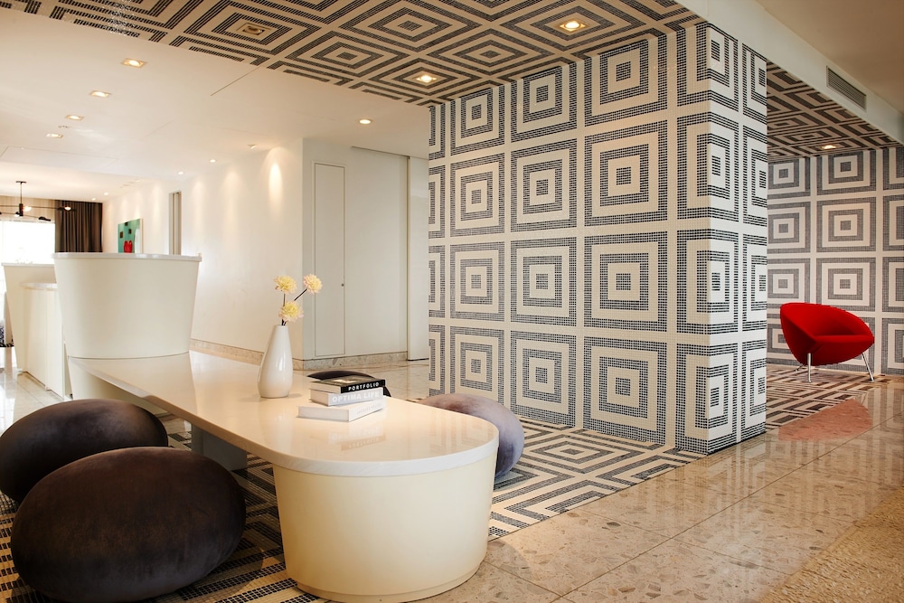Paradise Hotel Busan 49/75
