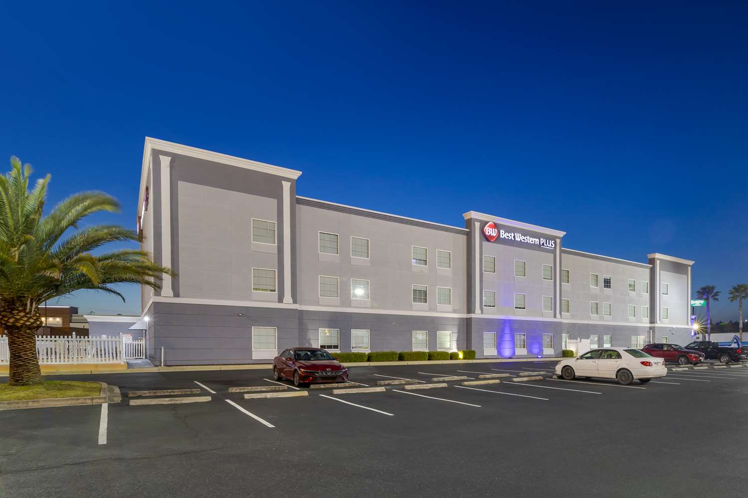 Best Western Plus Brunswick Inn & Suites 42/45