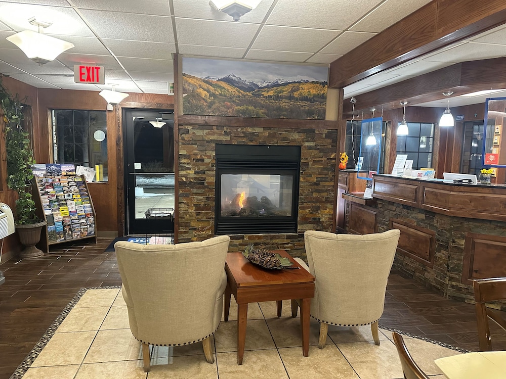 Days Inn & Suites by Wyndham Gunnison 31/46