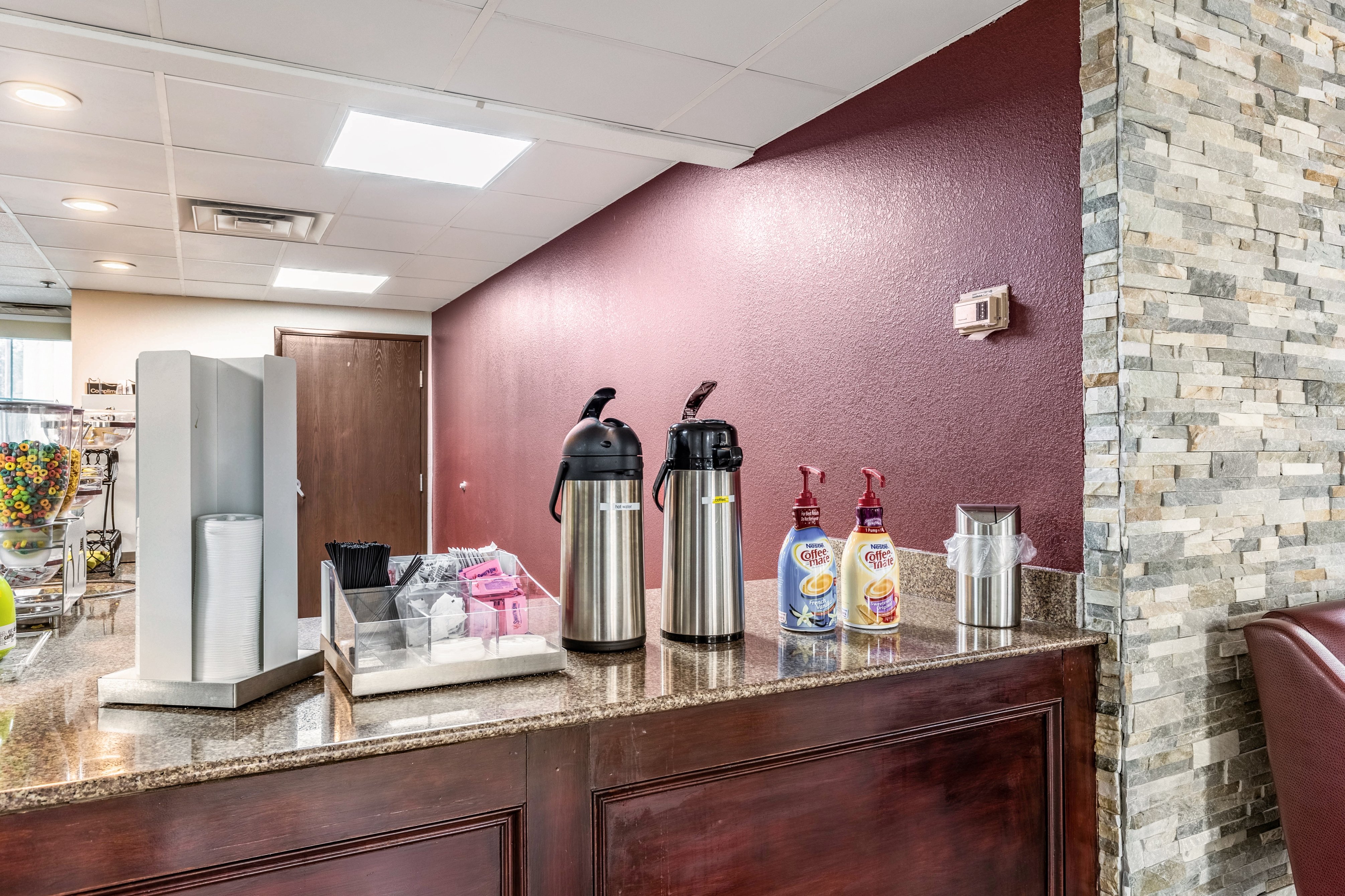 Red Roof Inn Plus and Suites Houston IAH Airport SW 5/34