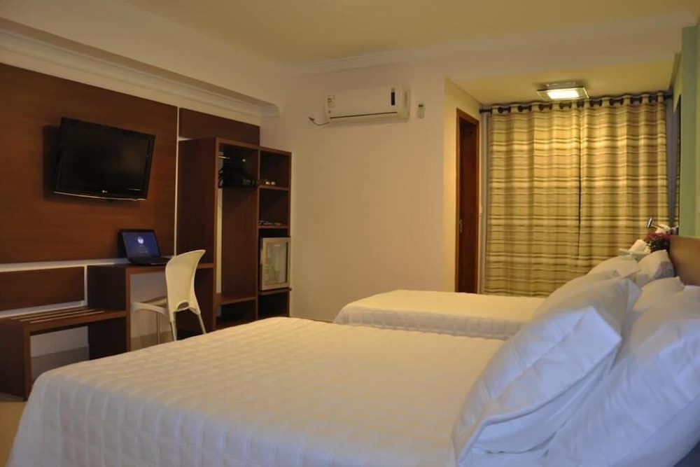 Hotel Saron 20/48