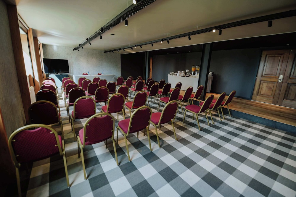 LAS HAYAS RESORT HOTEL 40/50
