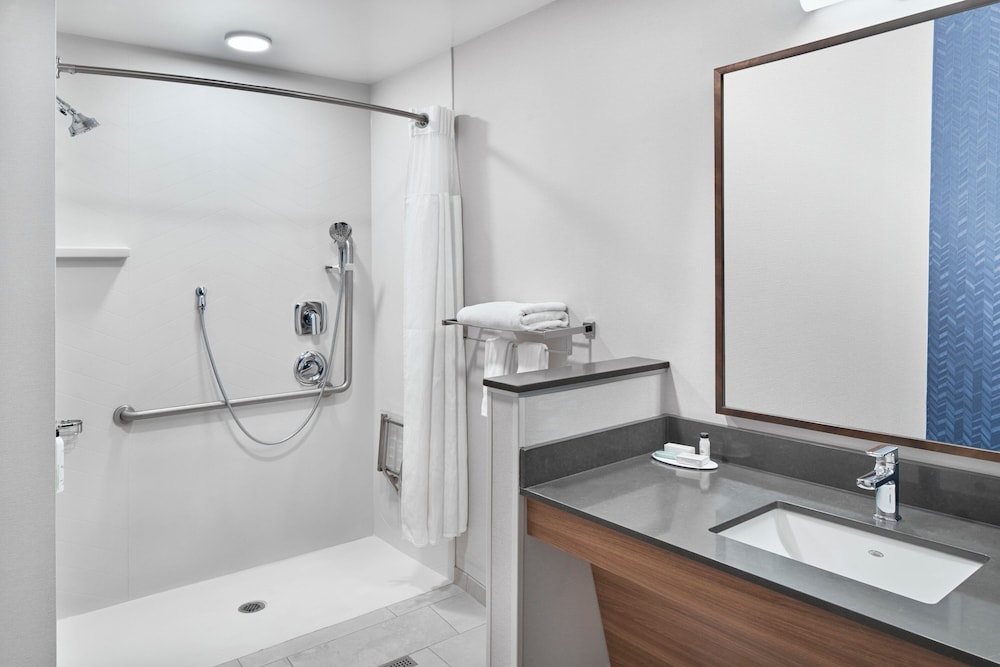 Fairfield Inn & Suites by Marriott Penticton 43/50