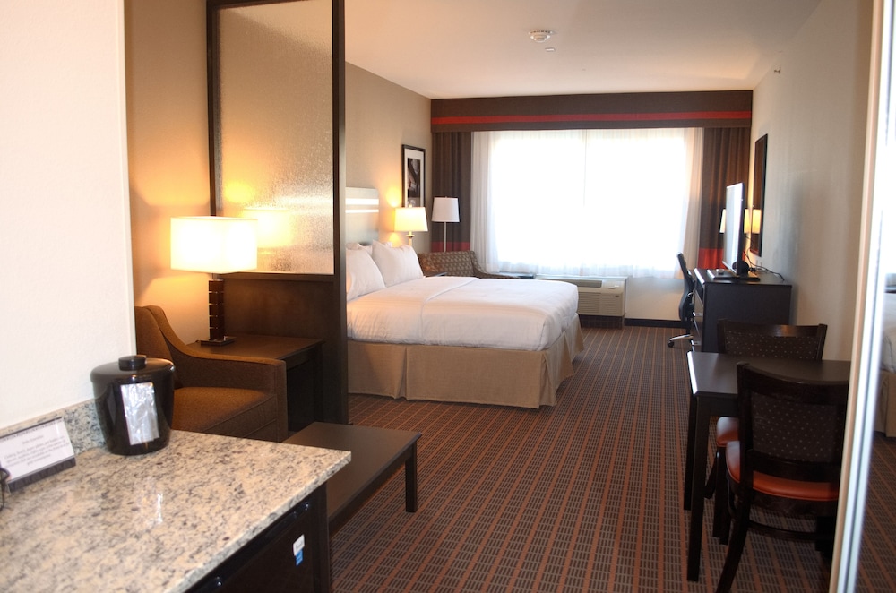 Holiday Inn Express Suites Golden Denver Area 15/45