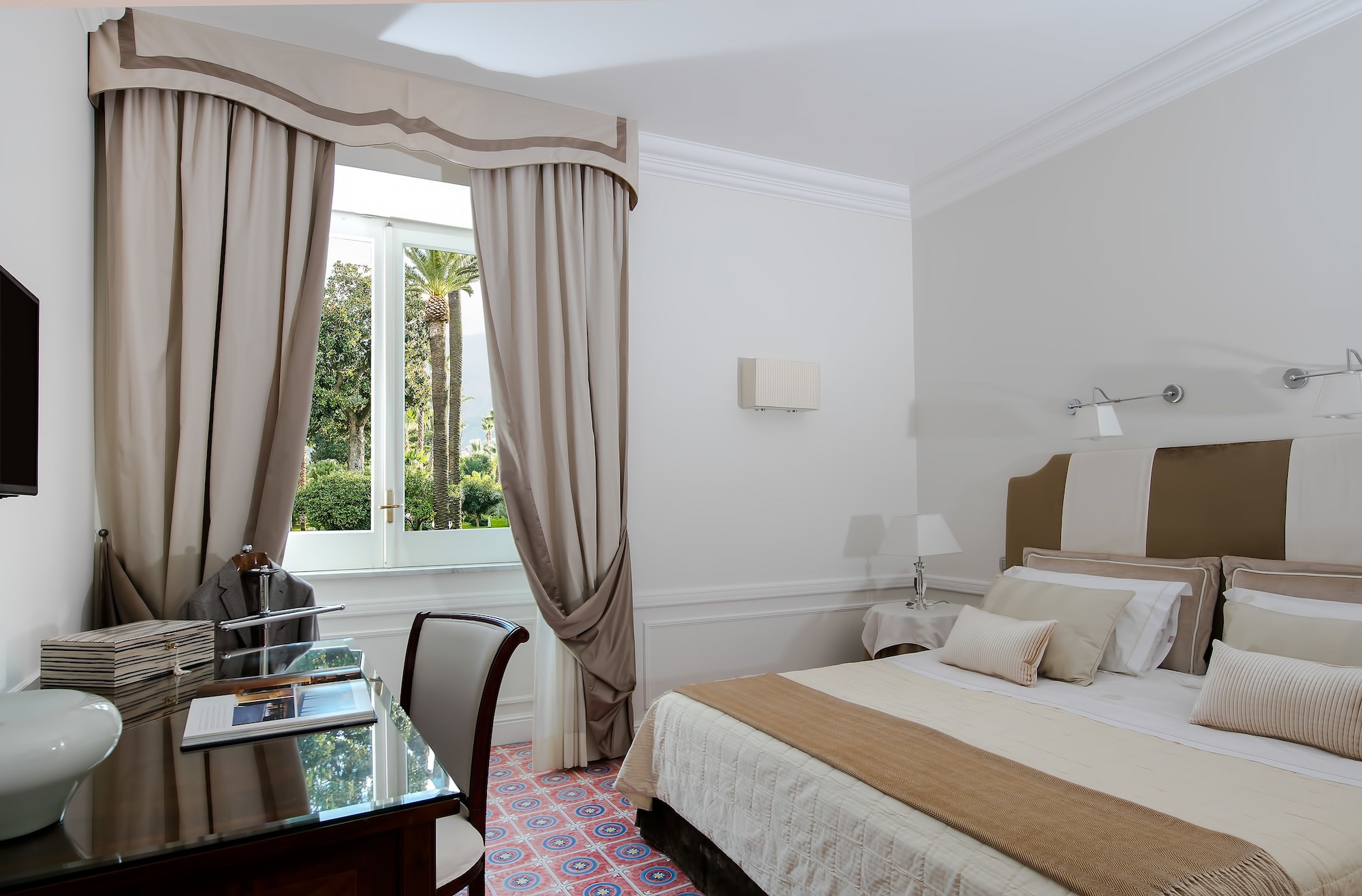 2 Bedrooms, Apartment, Double and Twin Beds