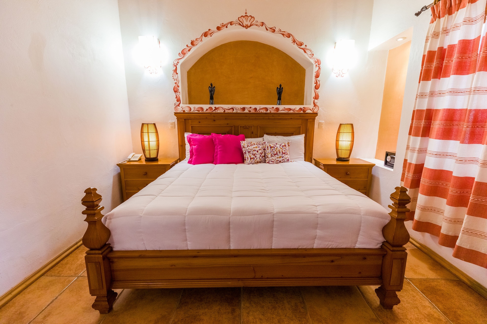 SUPERIOR, KING BED