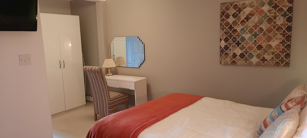 1 BEDROOM, APARTMENT