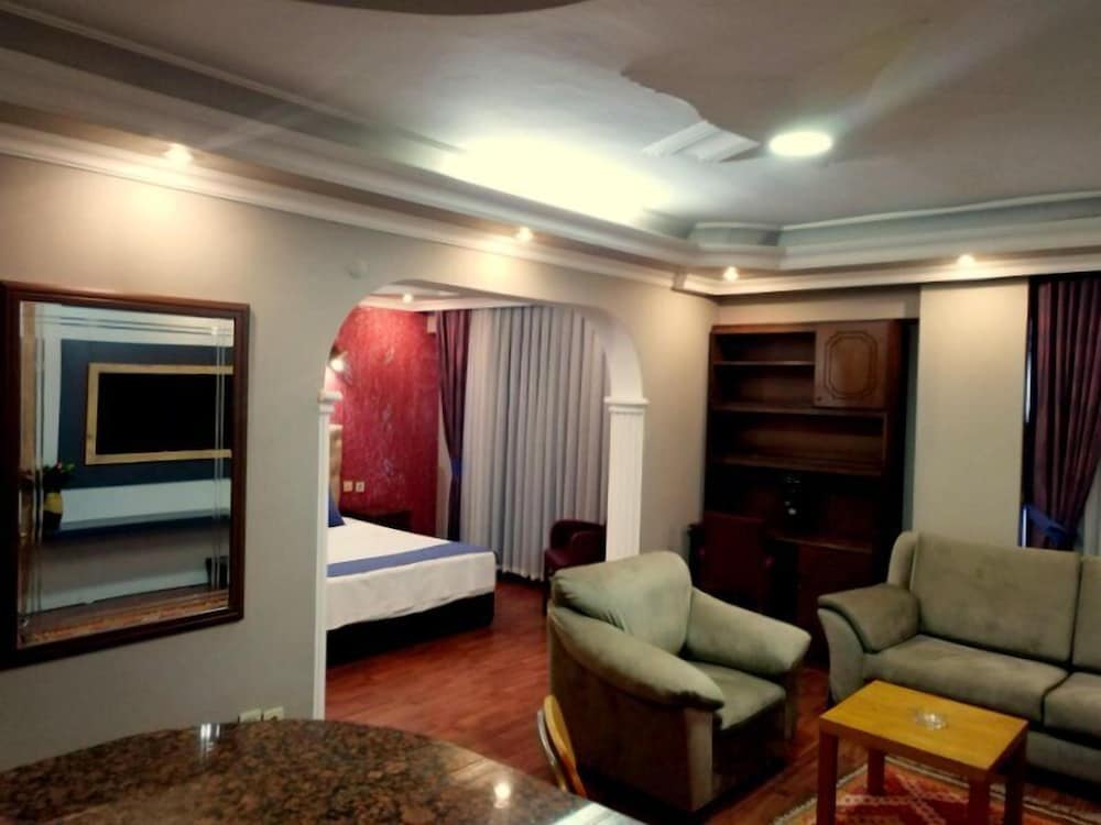 Anibal Hotel 25/38